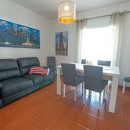 Bayview In Main Plaza 20 Meters From *